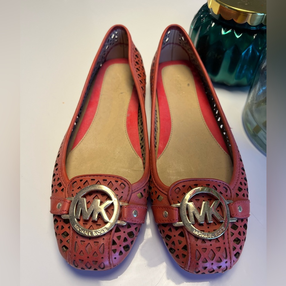 Michael Kors salmon colored flats size 8 - Picture 3 of 4